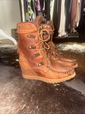 El- Vaquero Leather Wedge Lace-Up boots